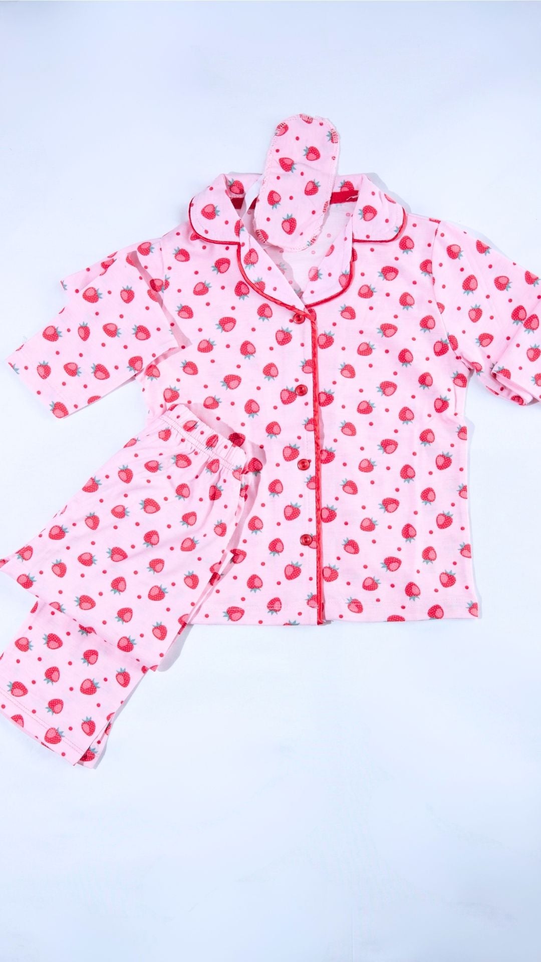 Çilek Desenli Pijama Takımı