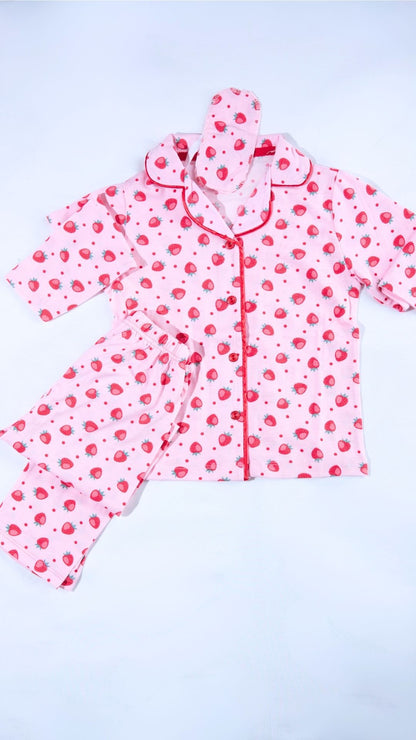 Çilek Desenli Pijama Takımı